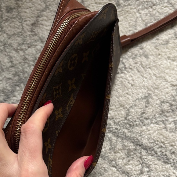 Louis Vuitton Orsay Monogram Clutch Excellent Condition - Picture 9 of 16